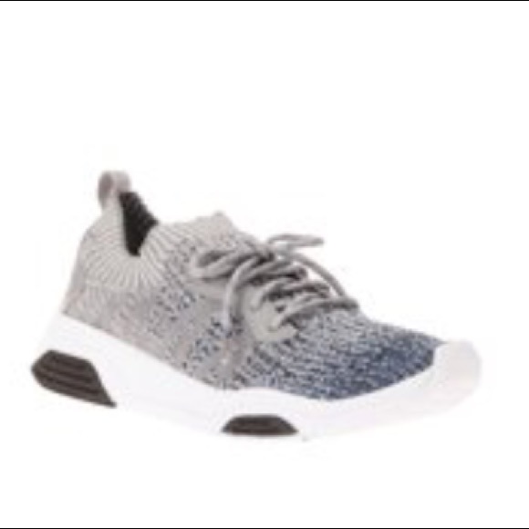 avia mens
